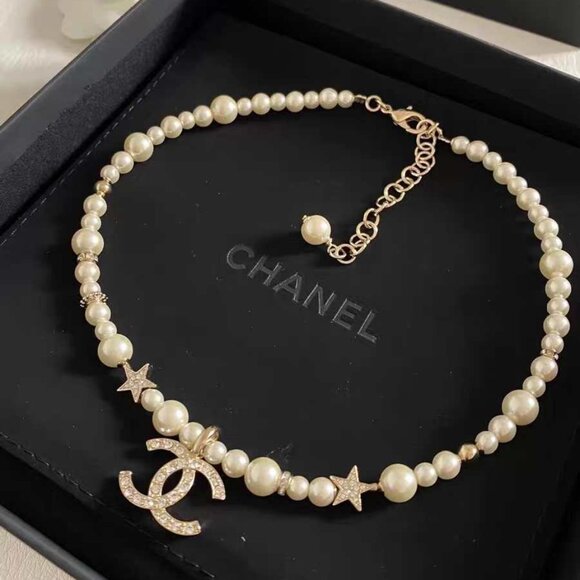 Auth CHANEL Pearl Star CC Logo Necklace - Picture 4 of 5